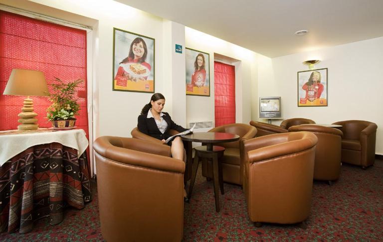 Ibis Paris Le Bourget Hotel La Courneuve Exterior photo